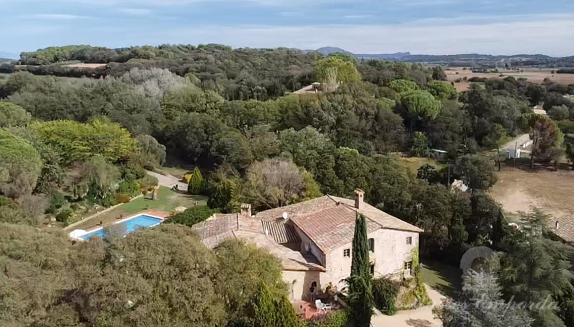 Views of the farmhouse