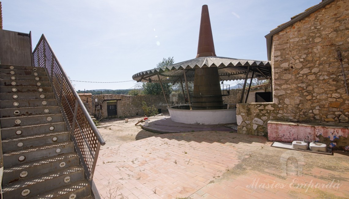 Views of the interior courtyard