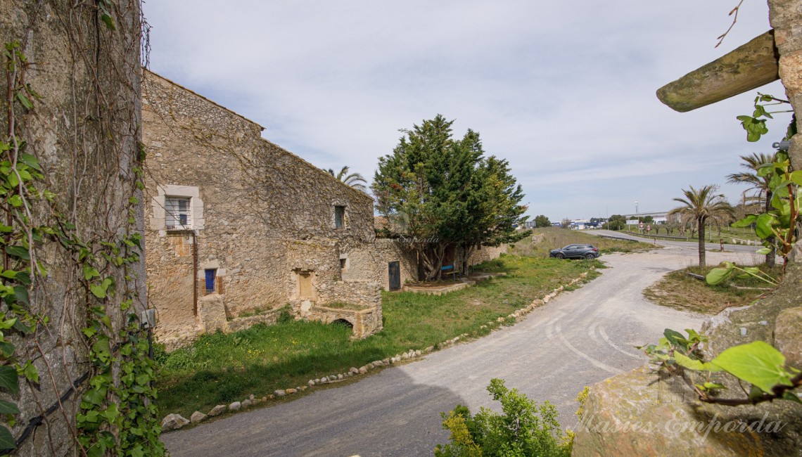 Views of the farmhouse