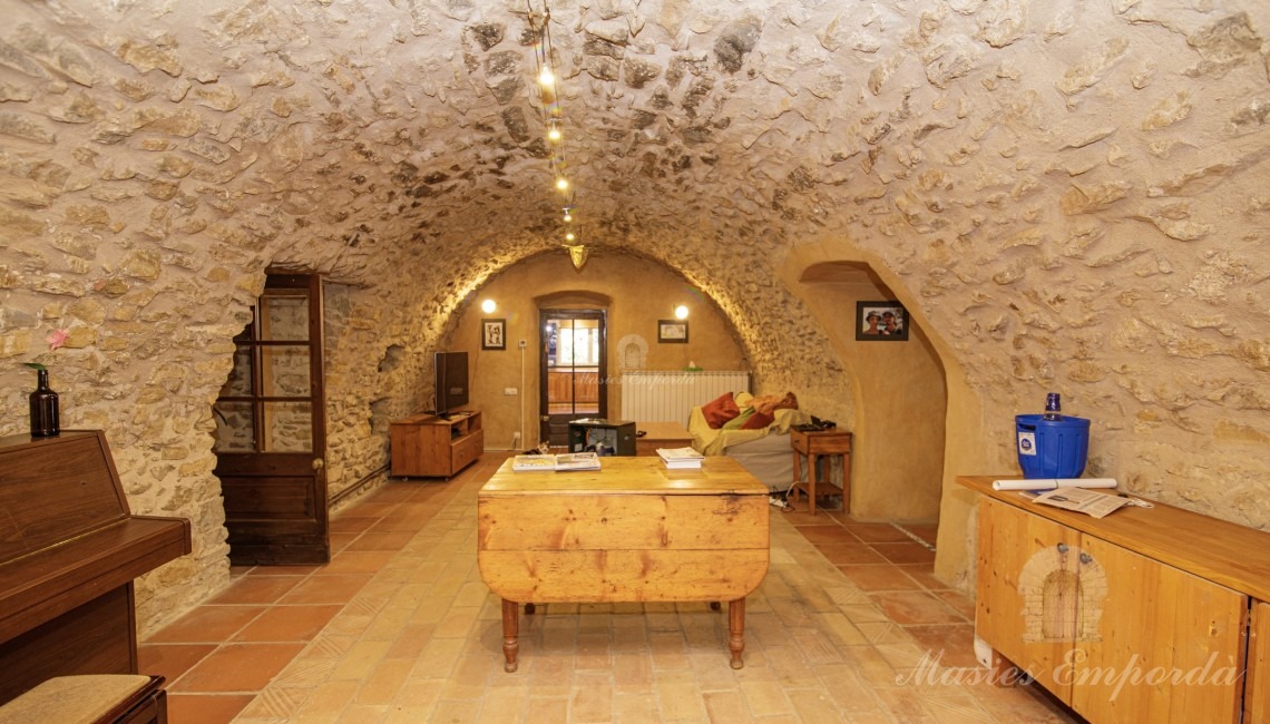 Vaulted hallway of the annexe