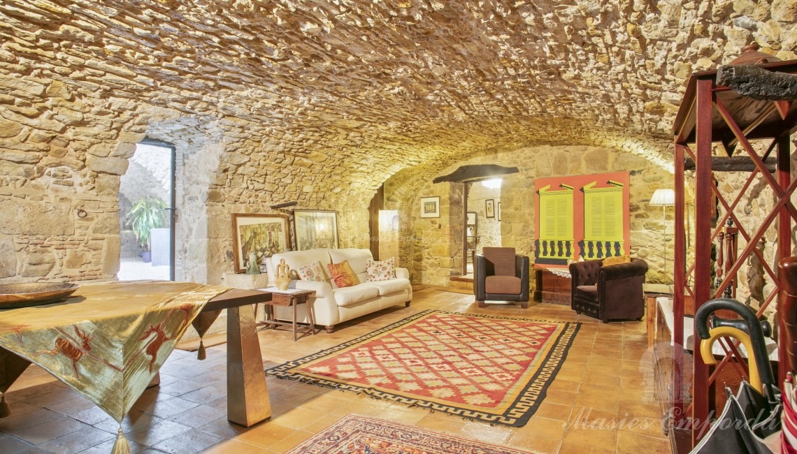 Vaulted living room 