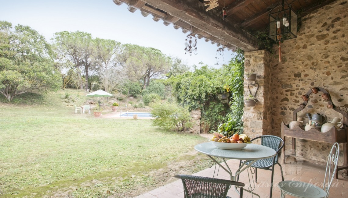 Porch of the swimming pool area 