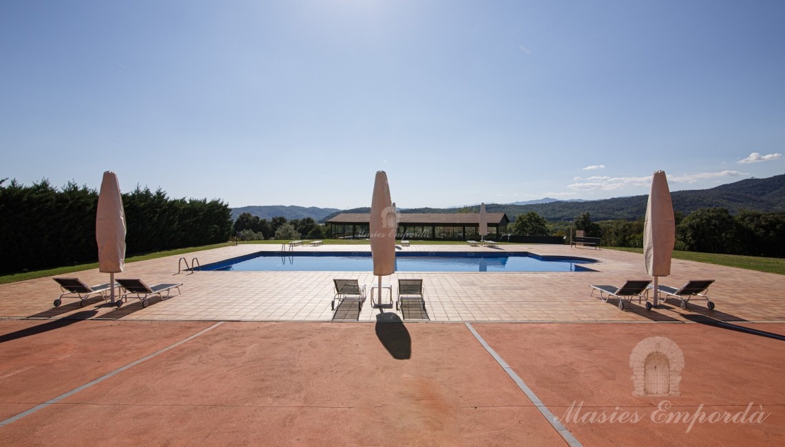 Vistas de la piscina orientada al sur 