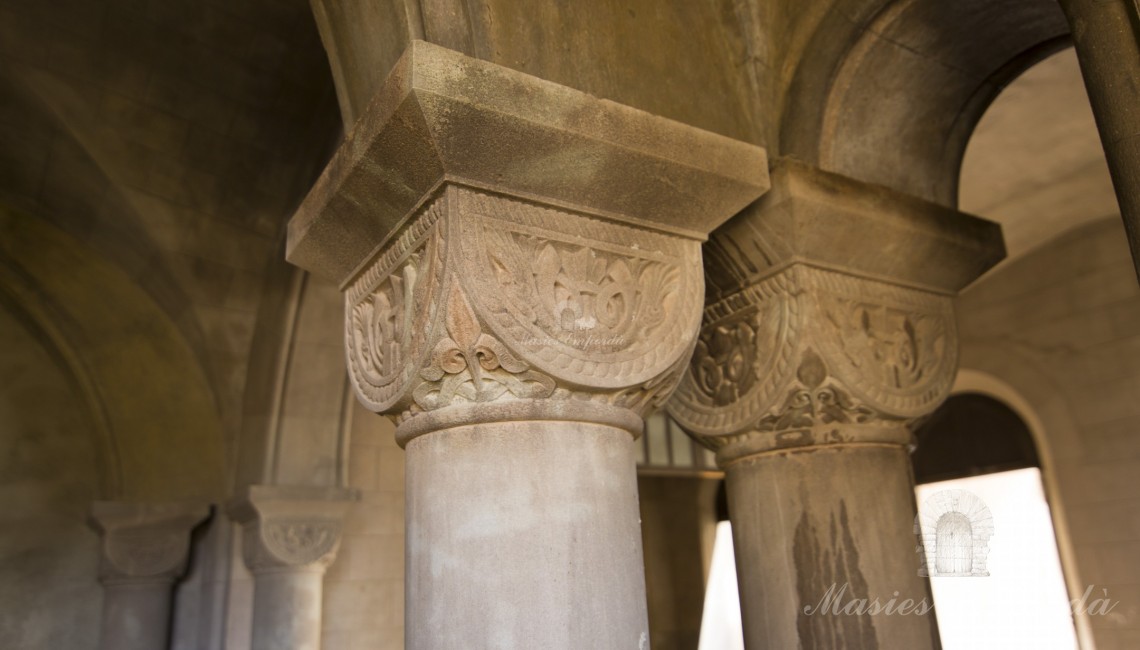 Details of the capitals of the columns inside the castle