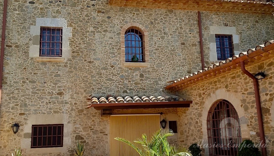 View of the interior facade of the house