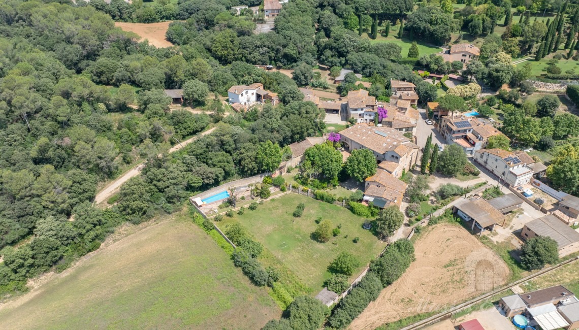 Views of the farmhouse 