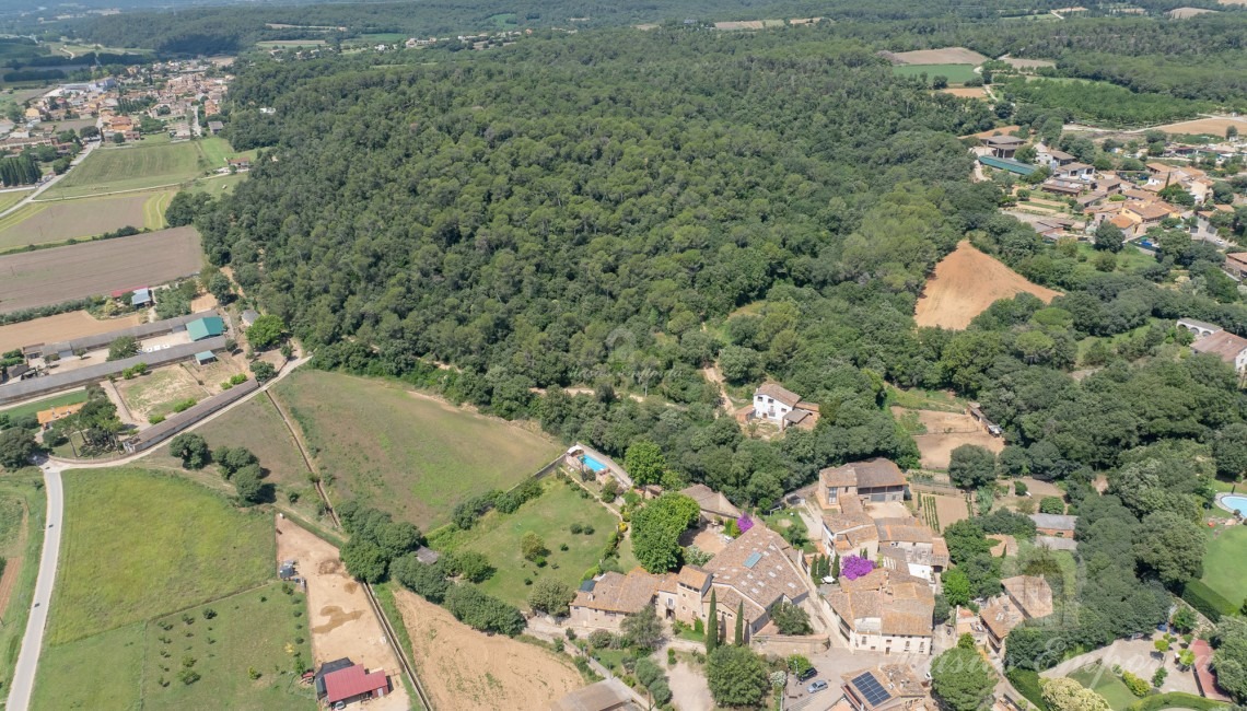 Views of the farmhouse 