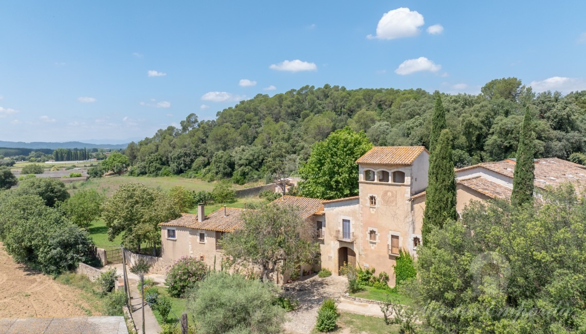 Views of the farmhouse 