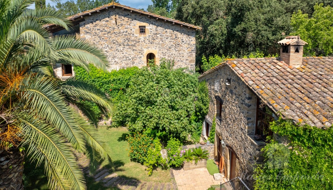 Façade of the farmhouse 