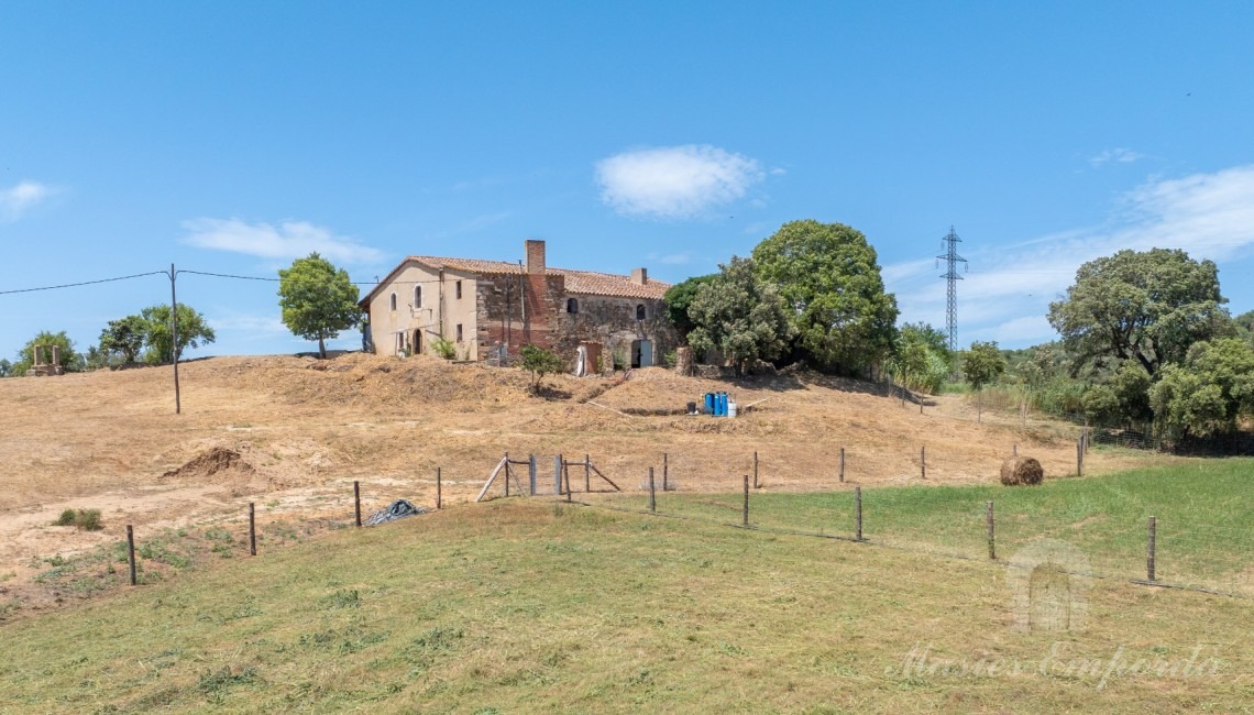 Views of the farmhouse