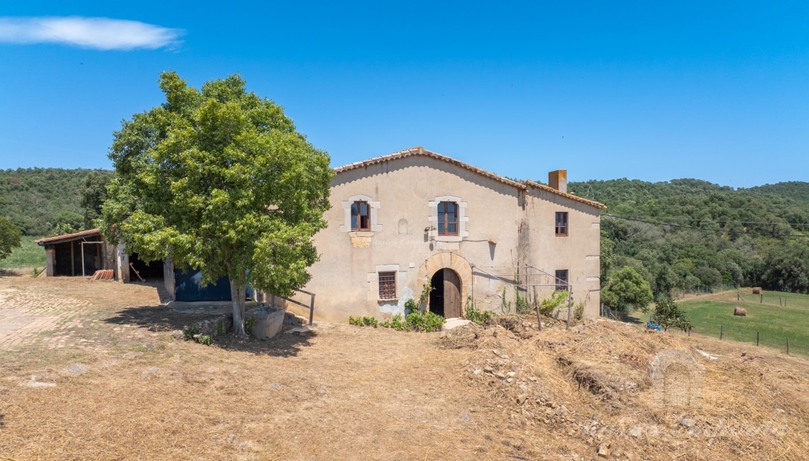 Views of the farmhouse