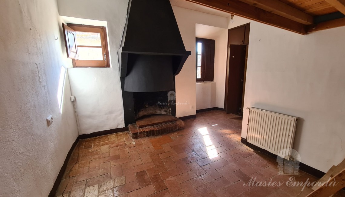 Bedroom with fireplace