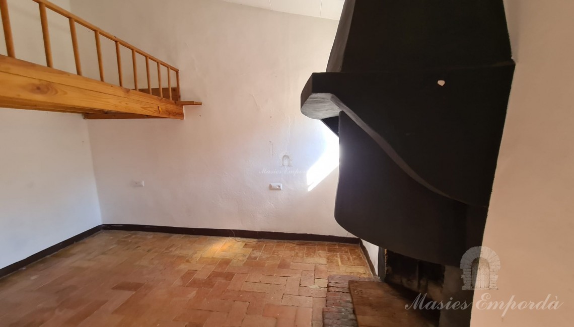 Bedroom with fireplace