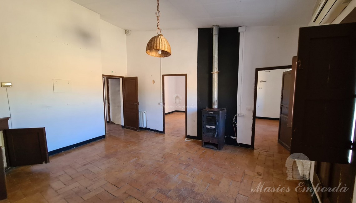 Dining room with fireplace