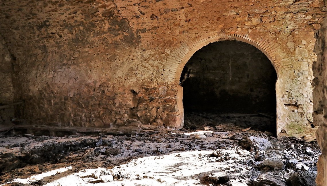 Detail of the arches of the stables