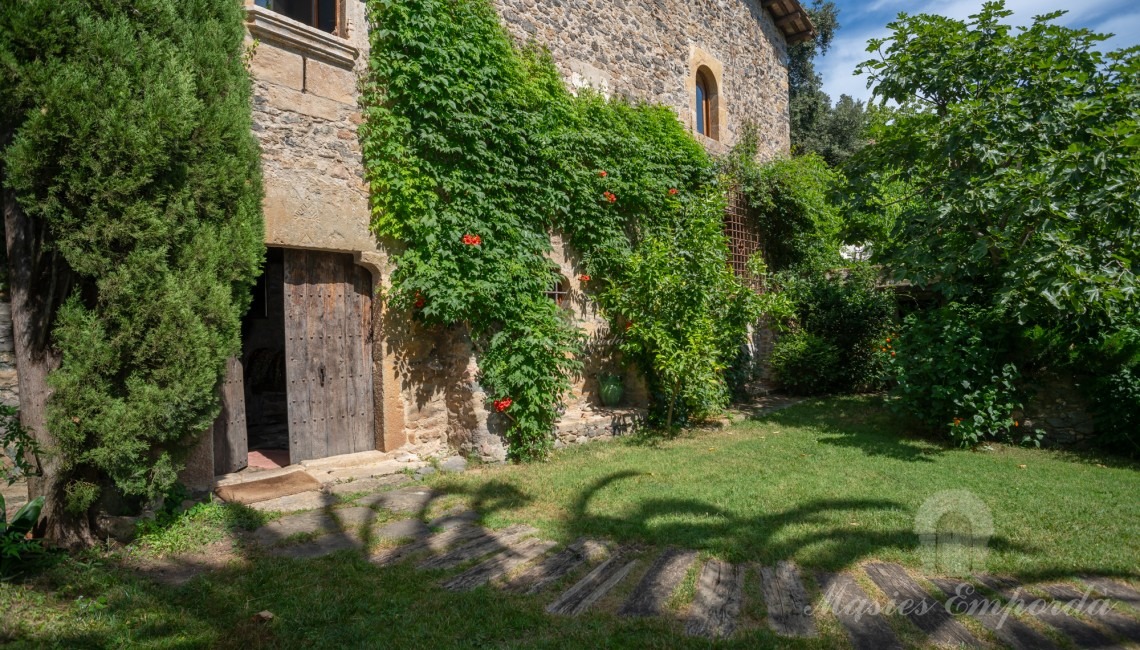 Façade of the farmhouse 