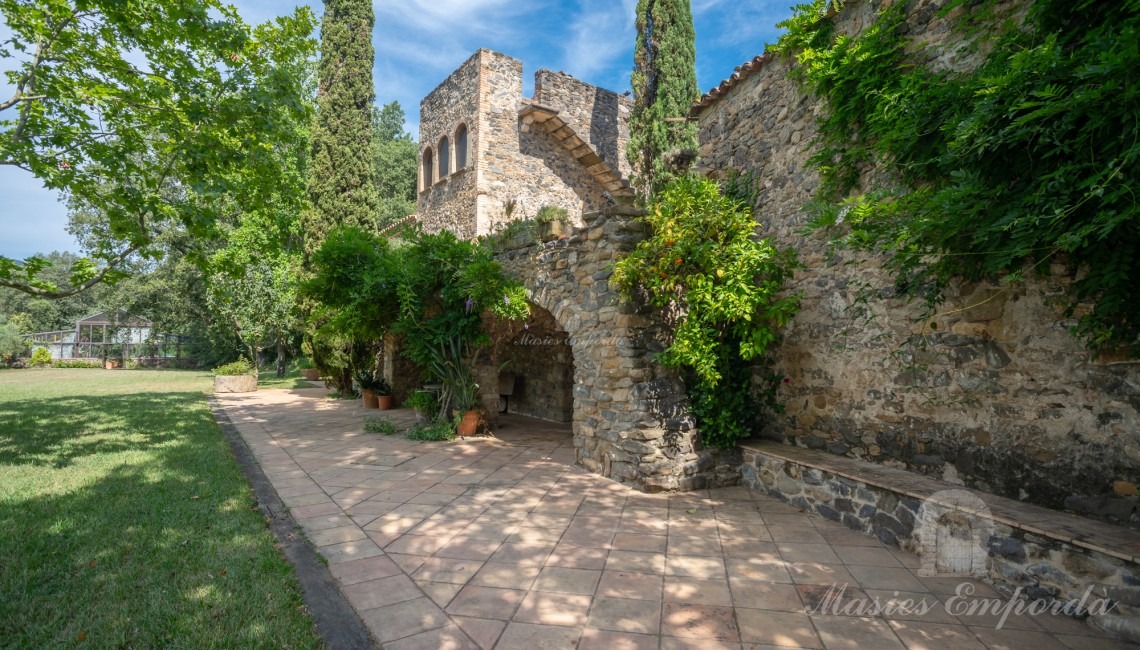 Façade of the farmhouse 