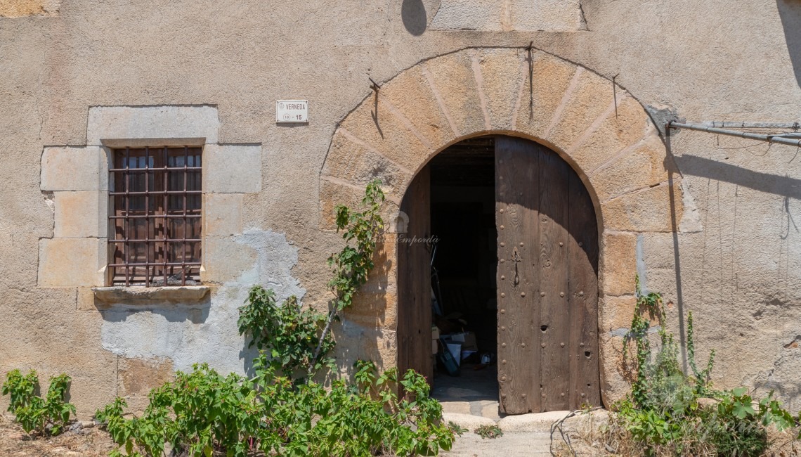 Details of the farmhouse 