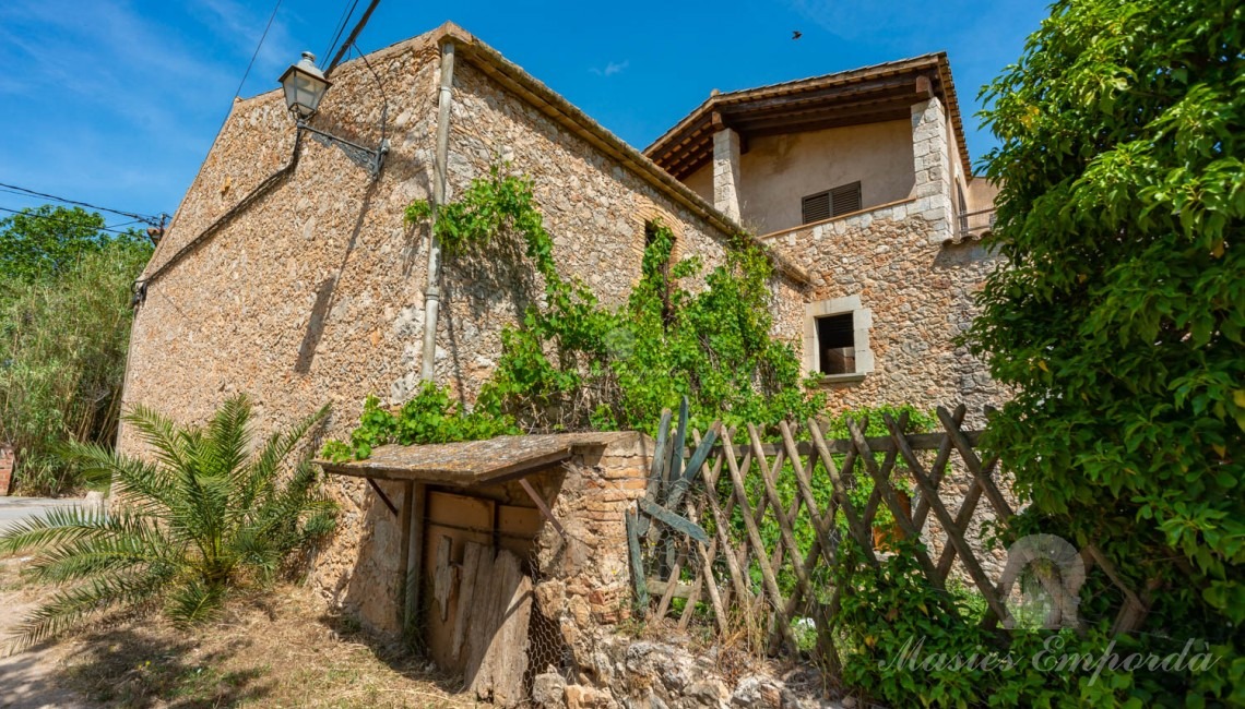 Facade of the house 