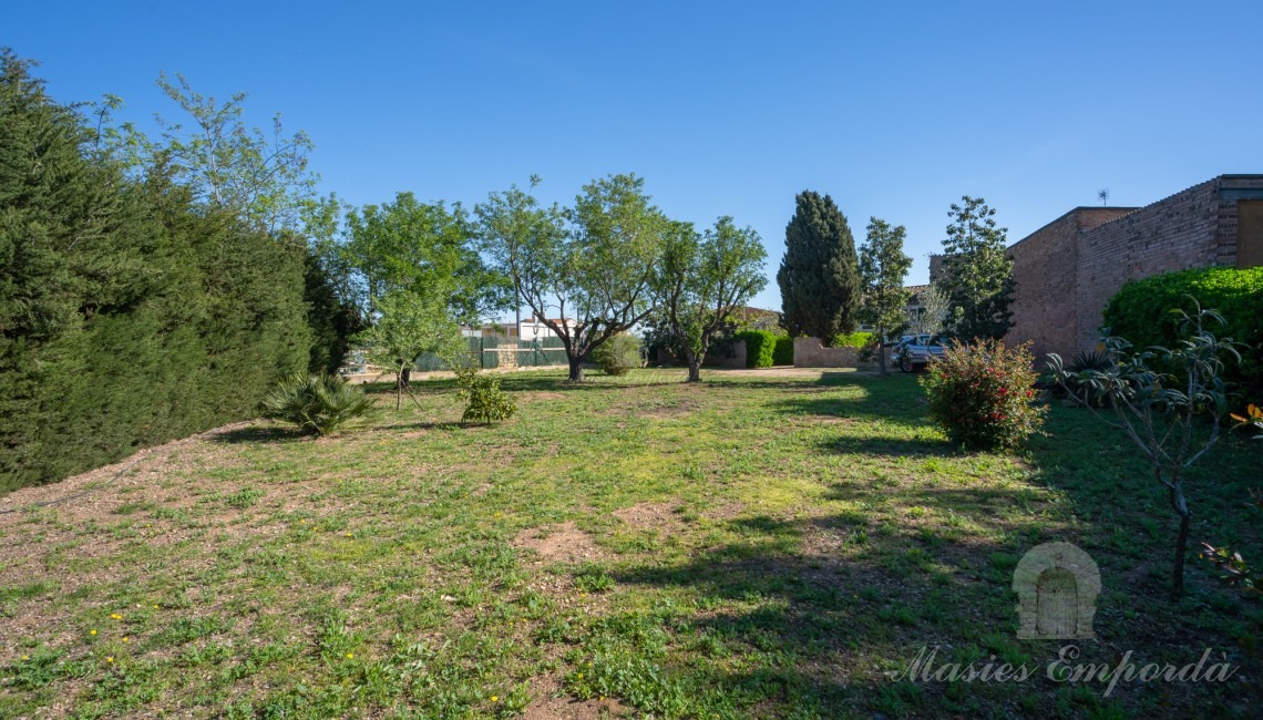 Plot and garden 