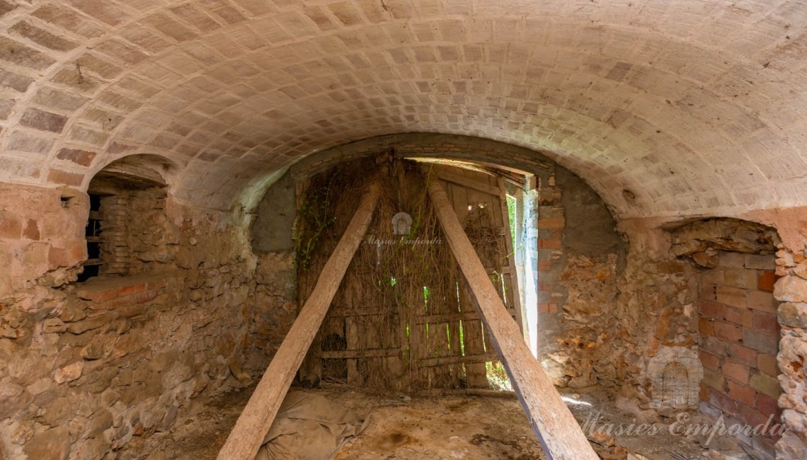 Rooms adjoining the main entrance