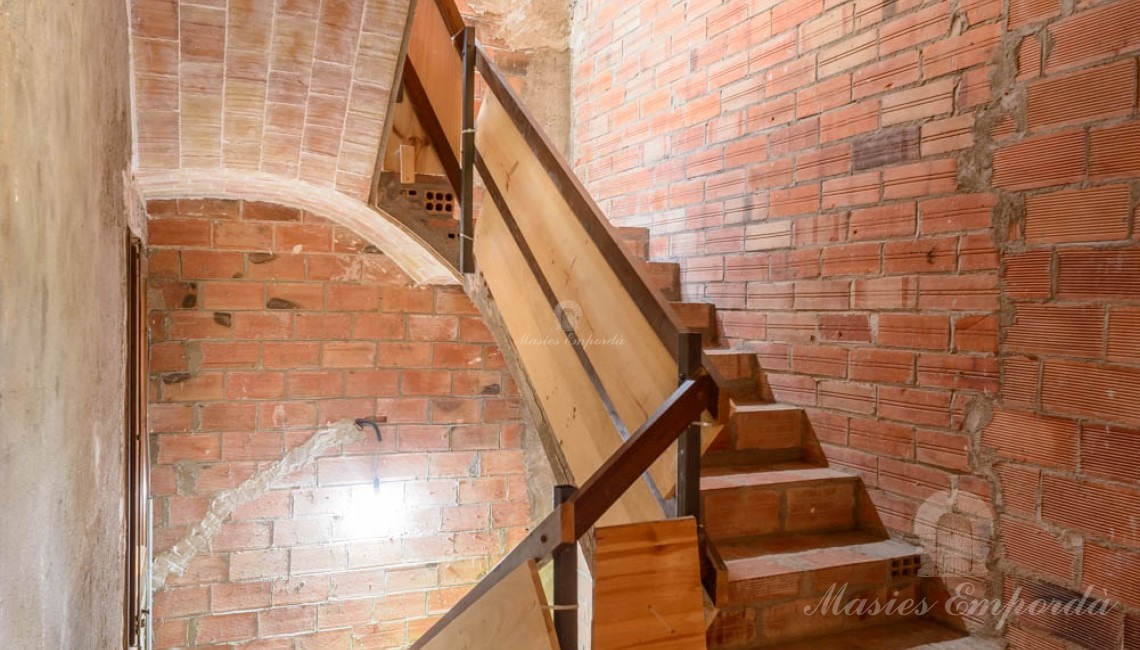 Staircase leading to floors 