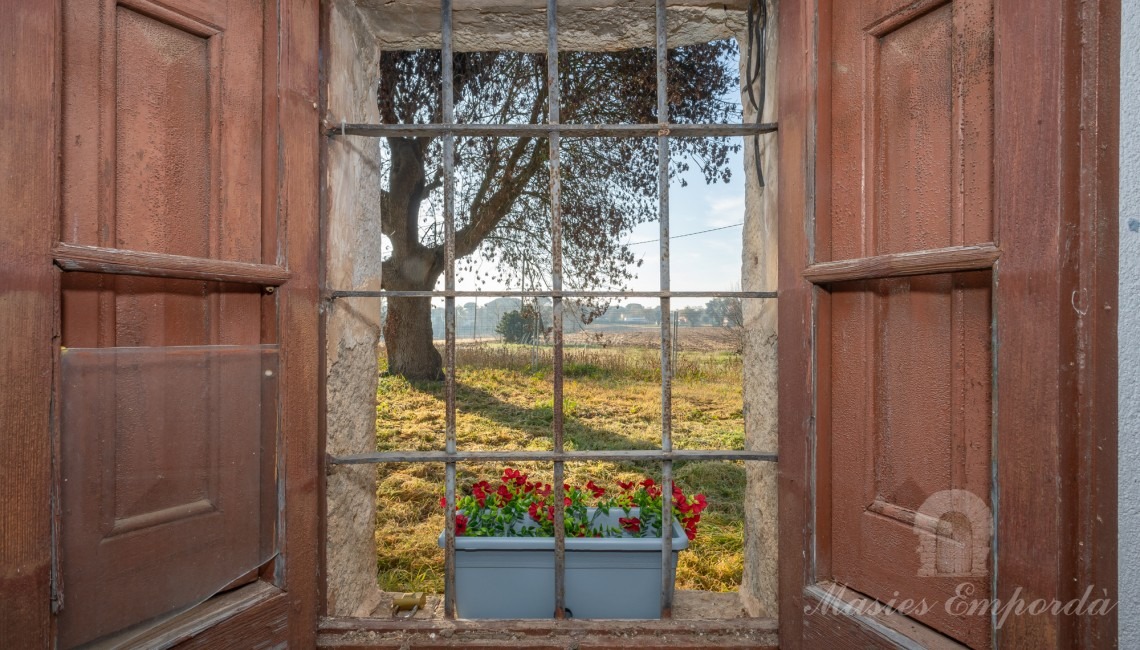 Vistas desde el interior de la masía