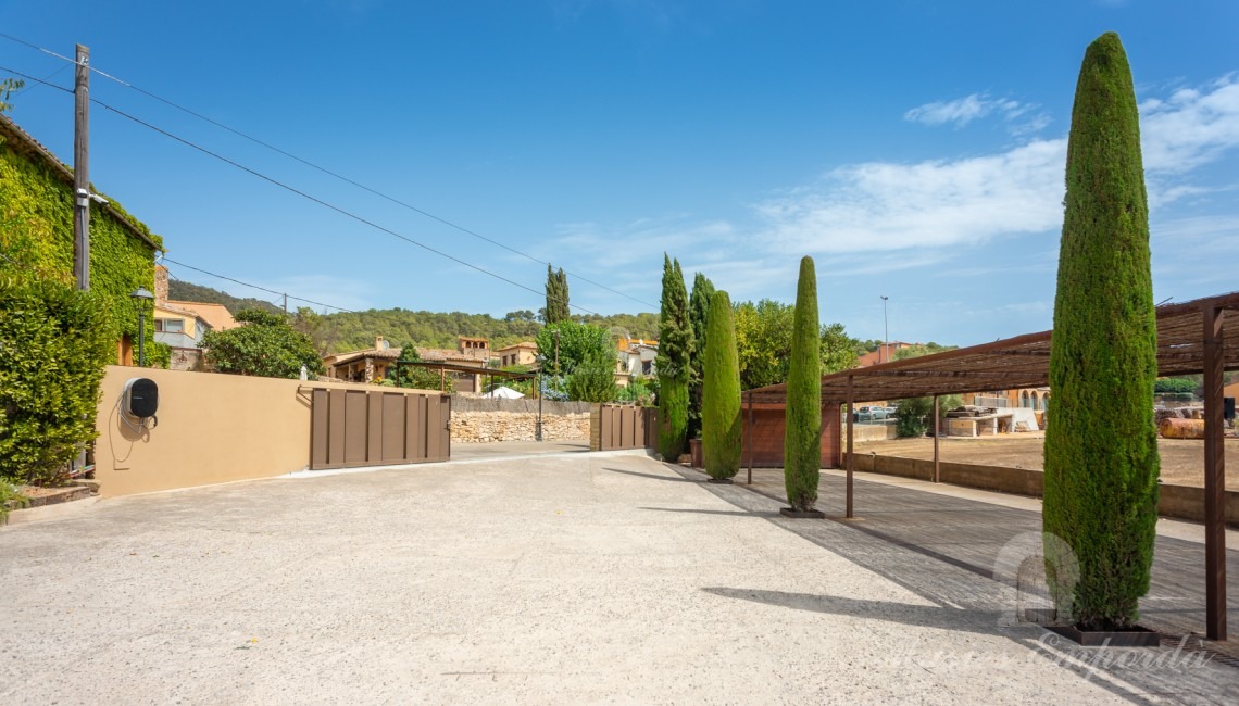 Private outdoor garage