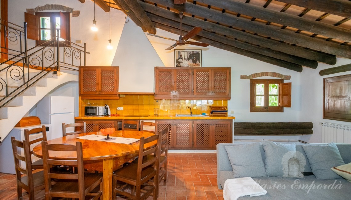 Comedor y cocina de una e las casas