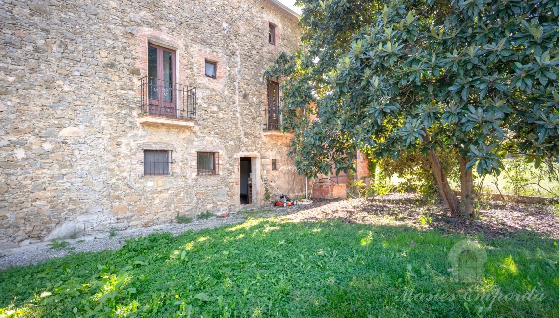 Façade of the farmhouse 