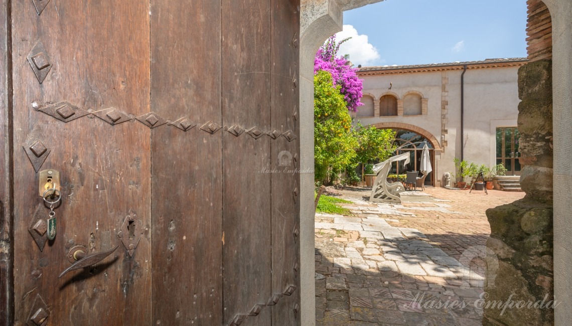 Views from the door of the annexes 