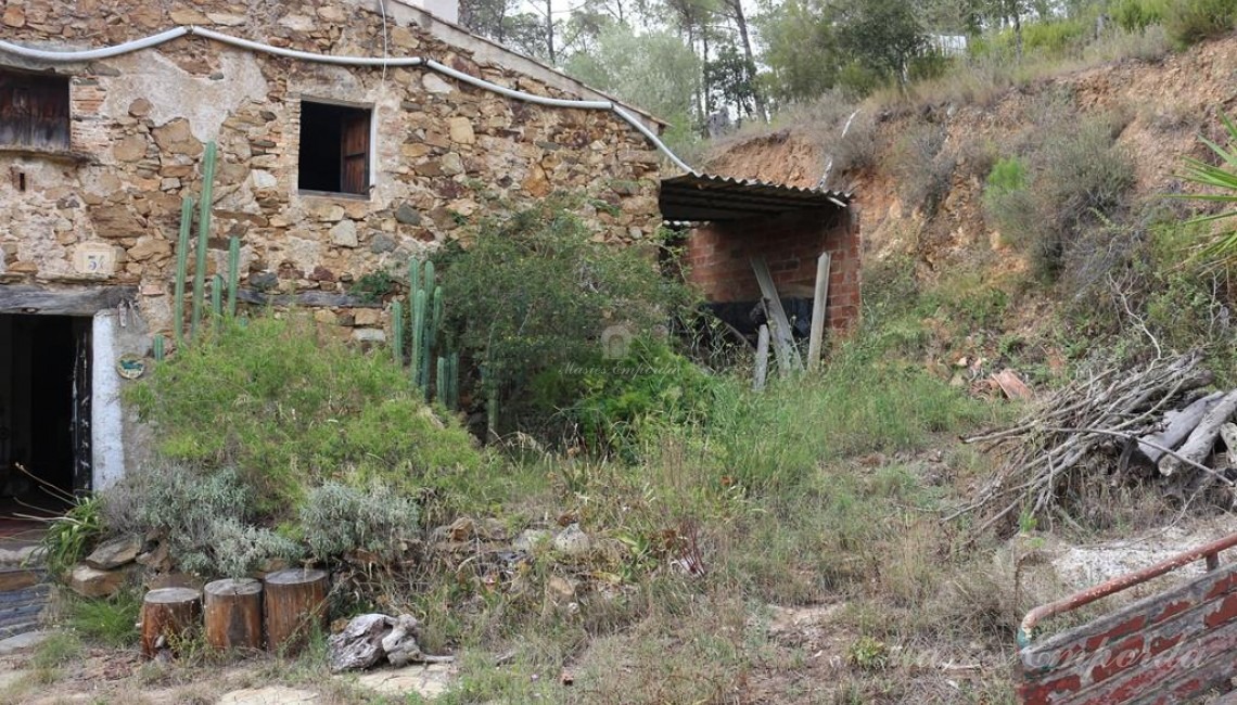 Façade of the farmhouse 