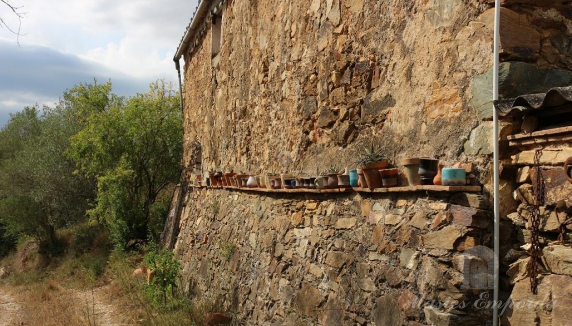 Side façade of the farmhouse