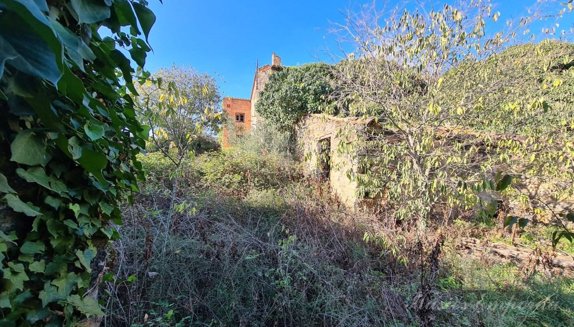  Views of part of the farmhouse