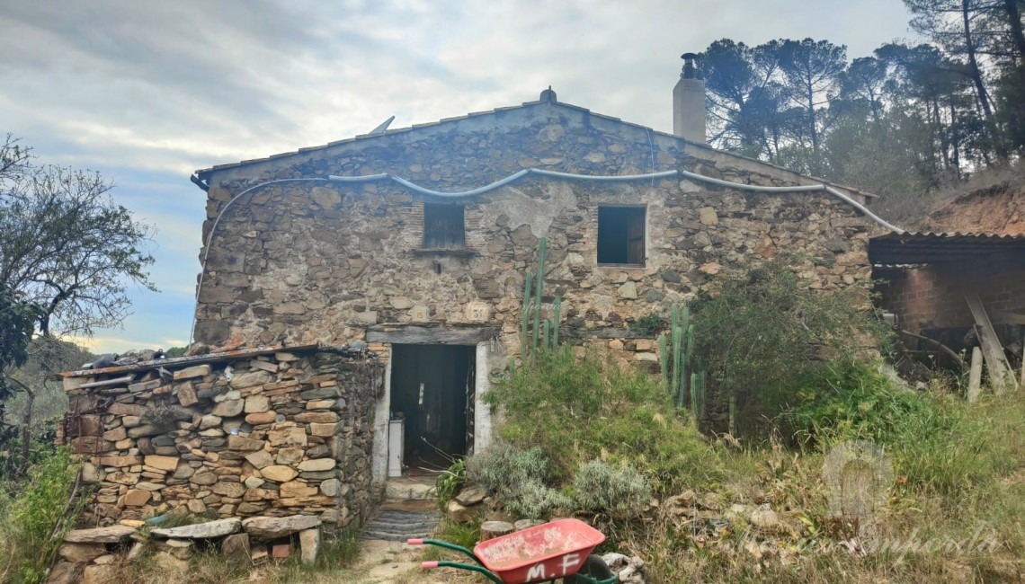 Façade of the farmhouse 