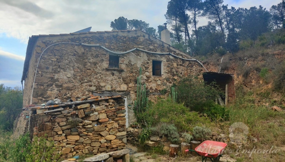 Façade of the farmhouse 