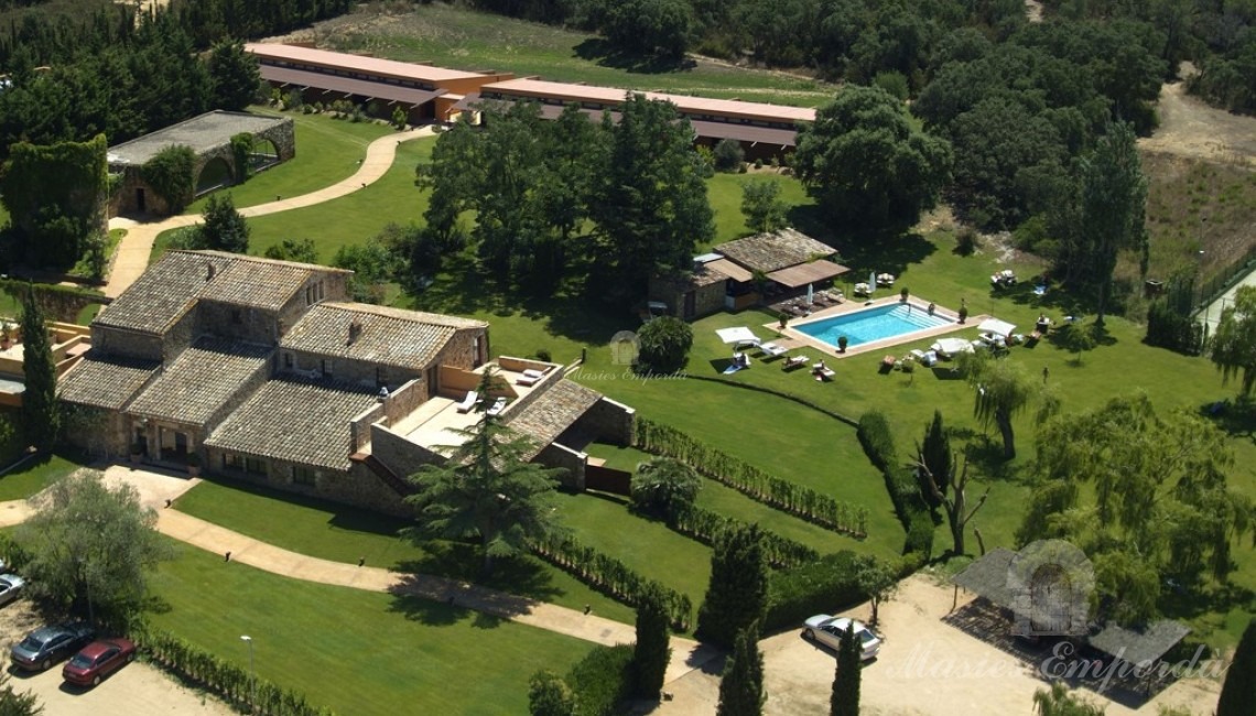 General view of the group of buildings that make up the property.