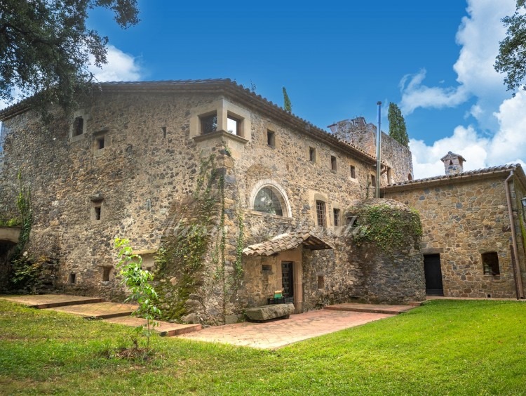 Façade of the farmhouse 