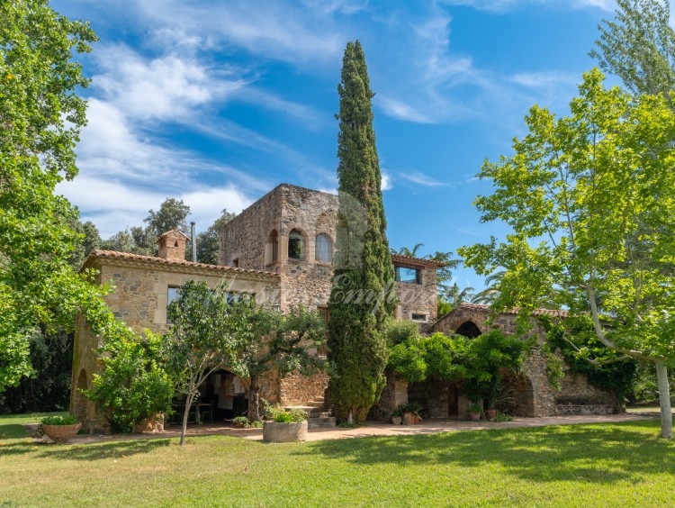 Façade of the farmhouse 