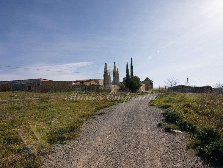 Views of the farmhouse