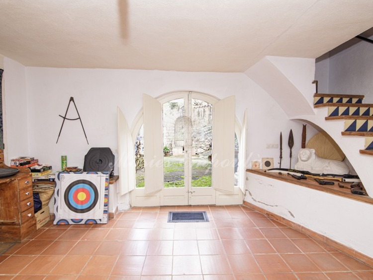 Ground floor hallway with access to the garden 