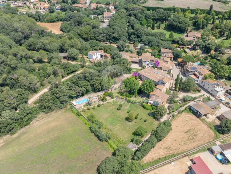 Views of the farmhouse 