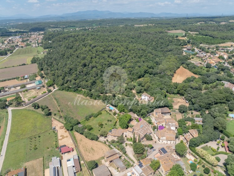 Views of the farmhouse 