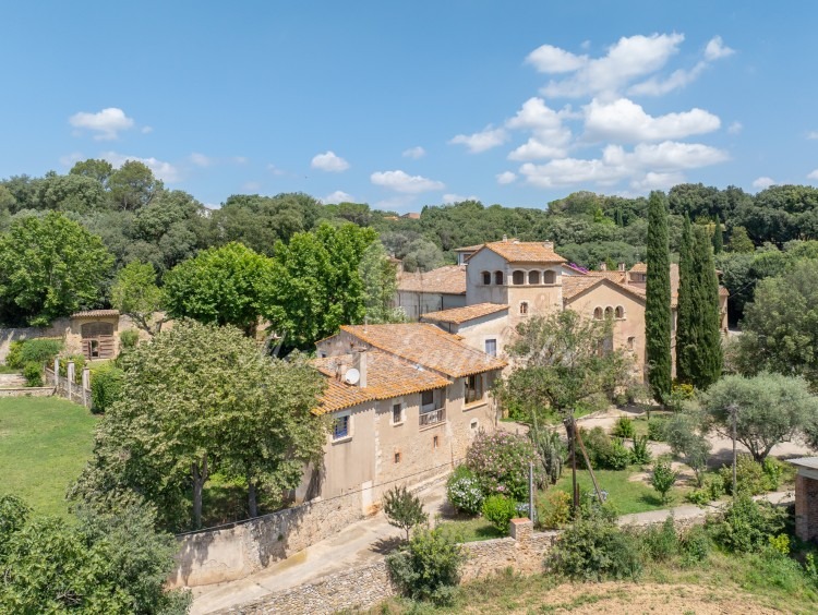 Views of the farmhouse 