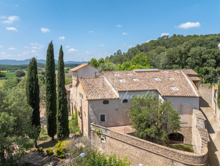 Views of the farmhouse 