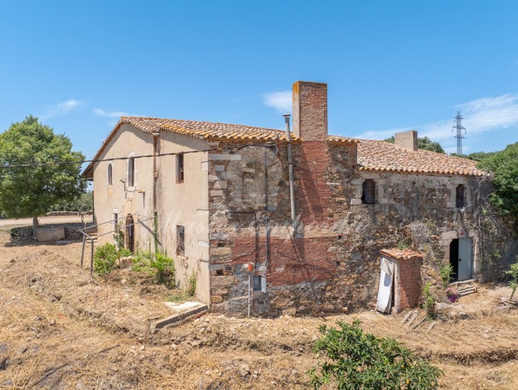 Views of the farmhouse