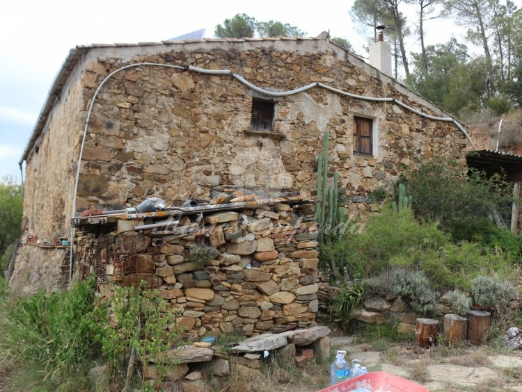 Façade of the farmhouse 