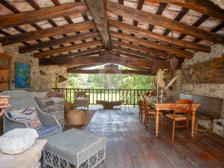 Porch and terrace on the first floor