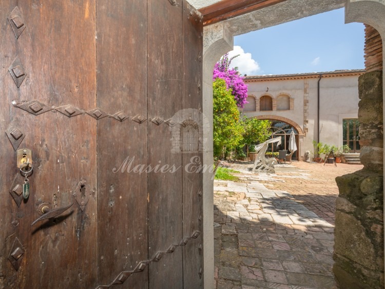 Views from the door of the annexes 