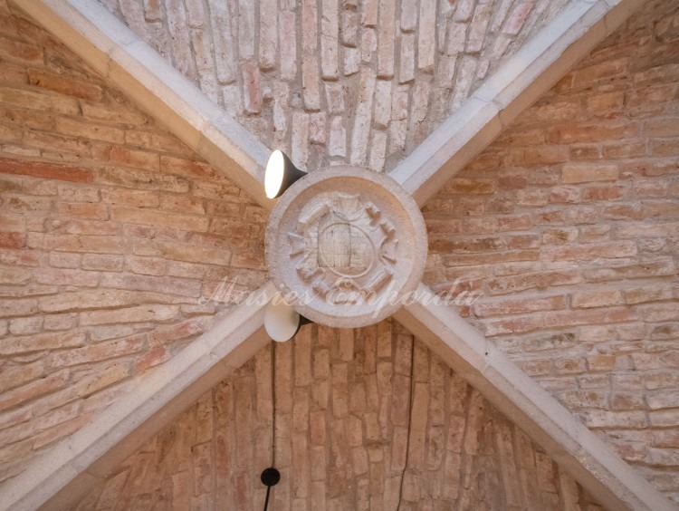 Vaults in some of the rooms  